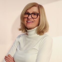 Siobhan Carroll