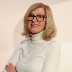Siobhan Carroll
